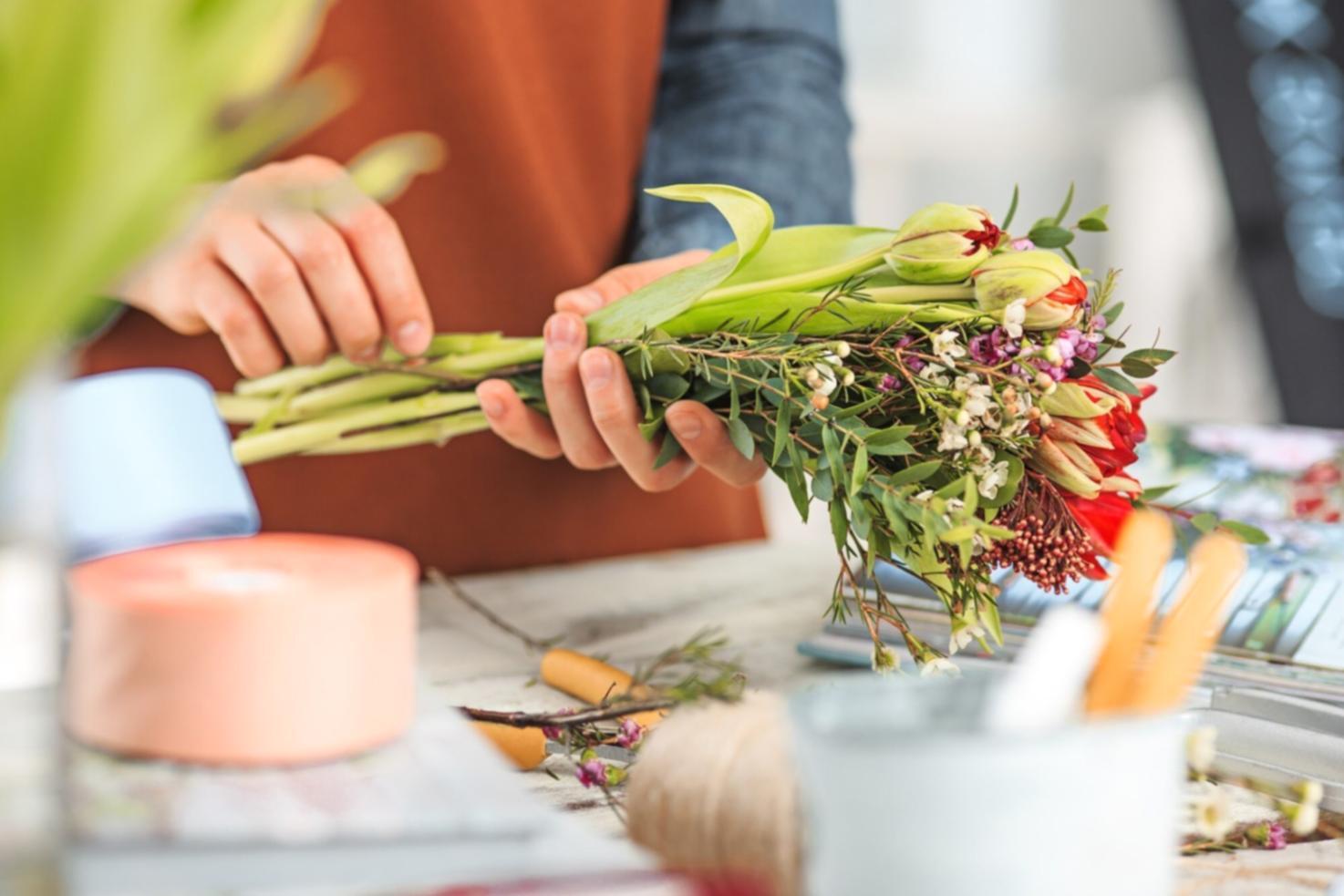Warsztat florystyki ślubnej — praca z kwiatami